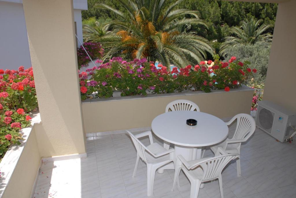 Niki Hotel Apartments Ialysos (Rhodes) Exterior foto